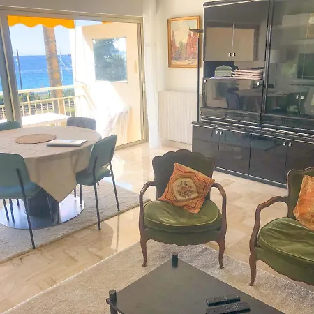 Le Trident Yourhosthelper