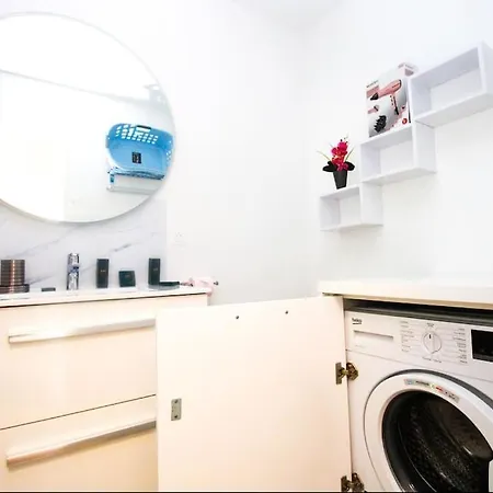 Le Trident Yourhosthelper *