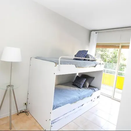 Le Trident Yourhosthelper *